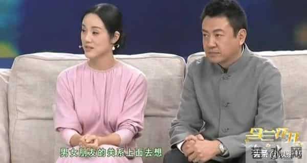 她是著名歌唱家，不惧流言嫁三婚前央视主持丈夫，三年生一儿一女