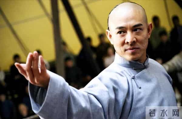 不敢认!看了61岁李连杰和63岁利智的合照,风光背后满是心酸