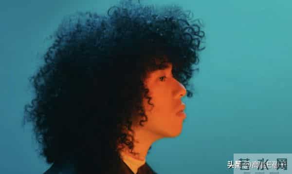 他曾因长胖被嘲,减肥变爆炸头帅哥,今成谢霆锋师弟猛晒腹肌!