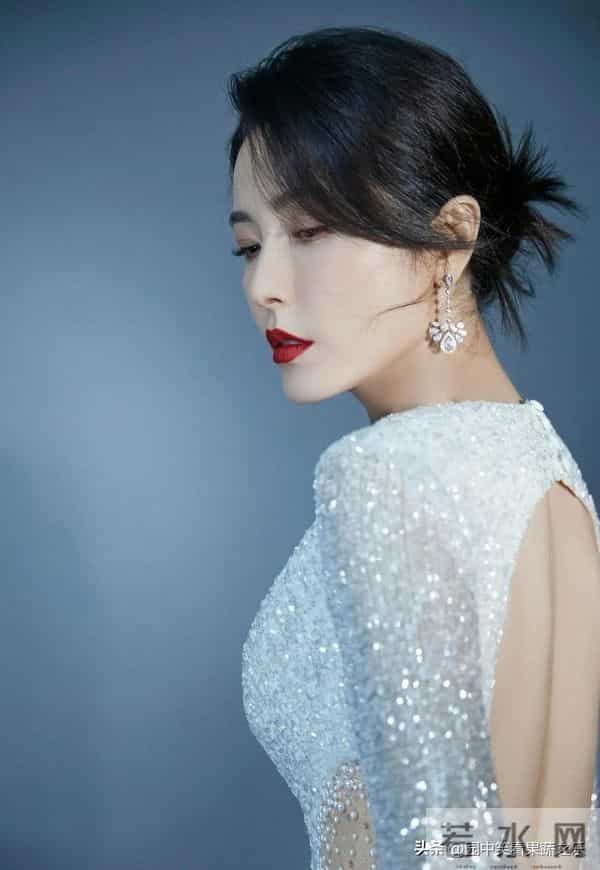 白月光女神:曾黎