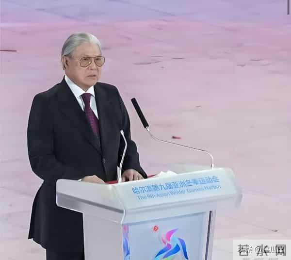 郭晶晶也没想到,79岁公公霍震霆再破天花板,让豪门圈集体沉默了