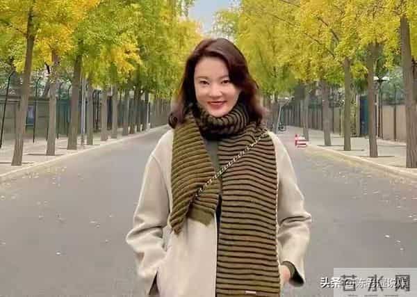 “央视最惨女主持”，俩富豪前任全判死刑？生图脸僵的她近况如何