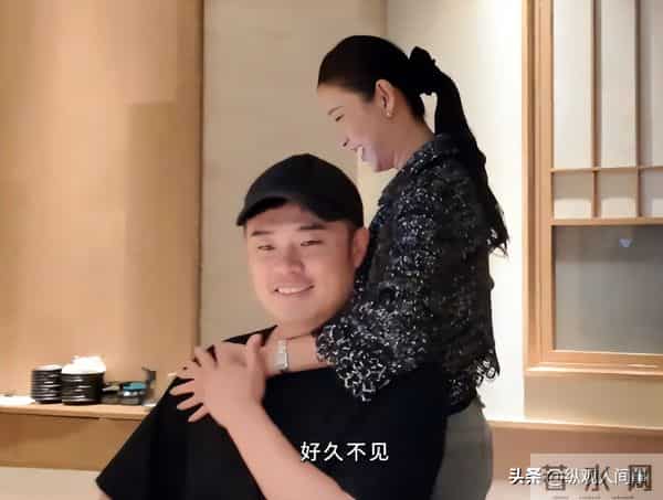 陈赫为9岁女儿庆生,到私密饭店吃万元日料,和张子萱亲热不避人