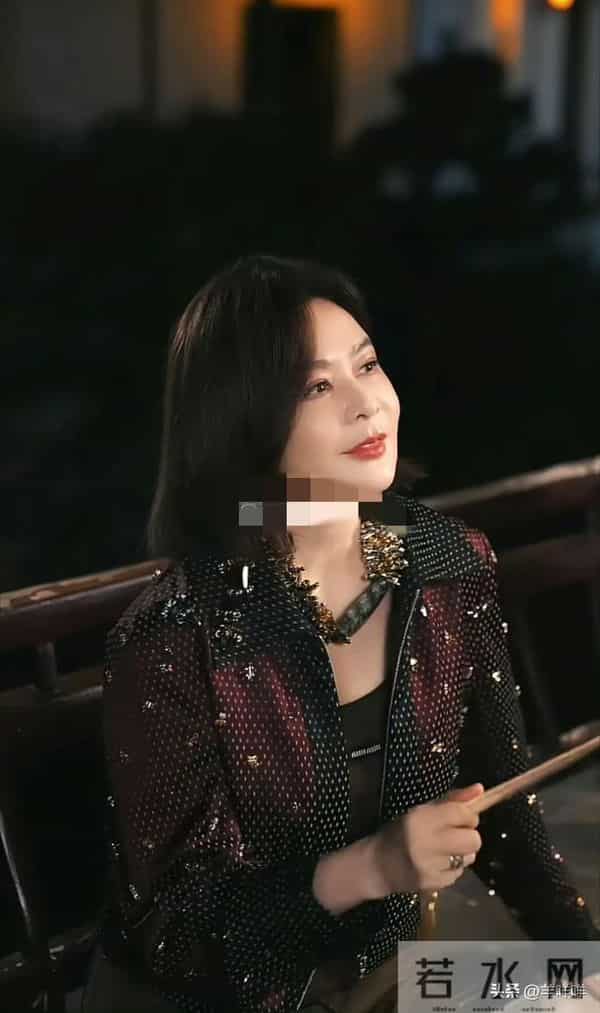 63岁关之琳染发新造型减龄又高级，美得像39，真的是岁月不败美人