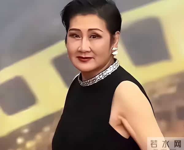 演都不演了,一把年纪还穿黑丝的张凯丽,大半辈子的口碑毁于一旦