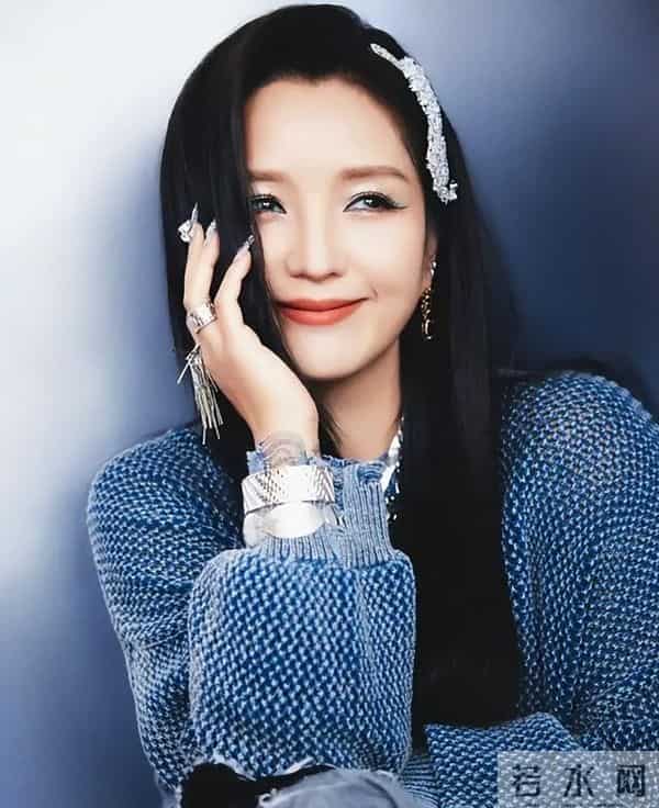 38岁何洁想不到,自己的二婚丈夫刁磊,已经开始为她"争光"了!