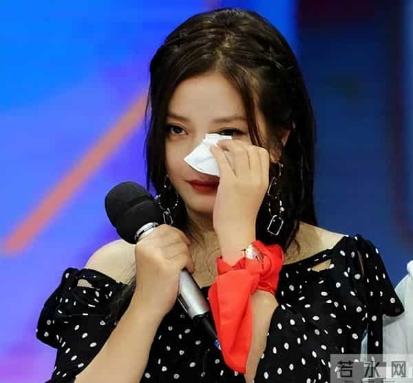 封杀4年,49岁赵薇近照模样大变,胃癌传闻真相大白,难走回头路