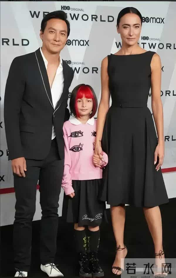 吴彦祖晒47岁老婆素颜合照,惊呆网友!原来他们15年前就已分床睡