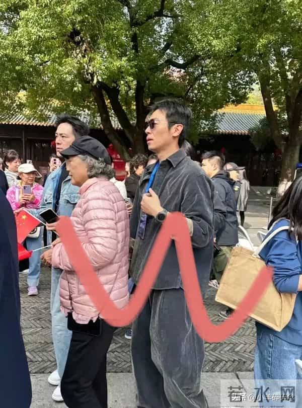 童年男神老了！近照曝光模样大变，满满的时光痕迹