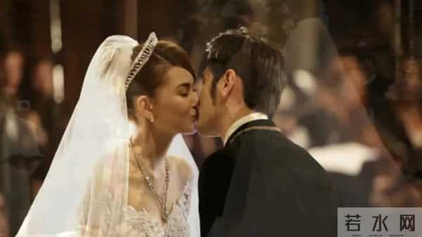 46岁周杰伦发文回应出道25周年,“还是那个好胜、幼稚的我”,昆凌回复:话也变多了些;结婚10年育有3孩子