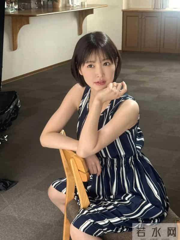 80年人气女神!34岁才正式亮相,相当惊艳啊