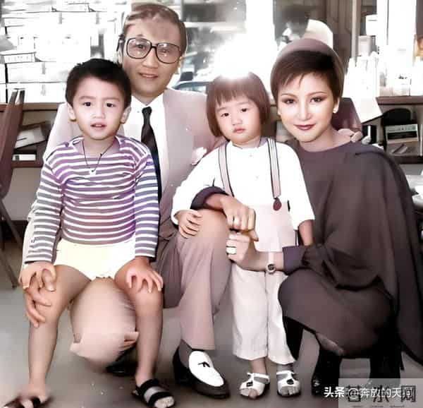 89岁谢贤坐着轮椅晒太阳，两个保姆服侍，风流一生身边不再有女友