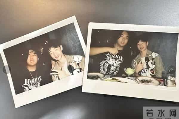 费曼与杨阳洋香港重聚，满嘴黄牙头秃油腻，举止怪异被曝有自闭症