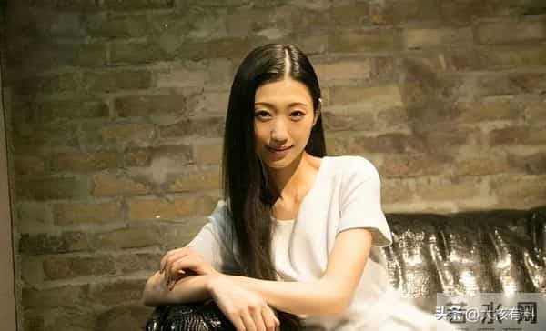 日本性感女王坛蜜:身材火辣拍全裸写真,用大尺度私照为自己拉票