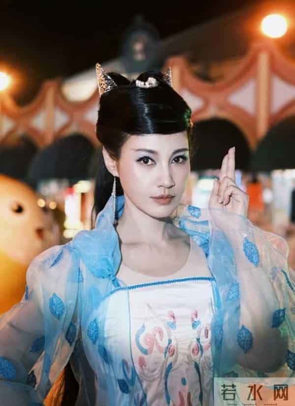 杨雪晒16岁女儿,有有完美避开爸爸普通基因,一张初恋脸好漂亮