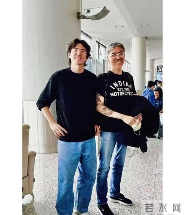 屠颖儿子发文：爸爸在跑步机上摔倒，意外离开了我们