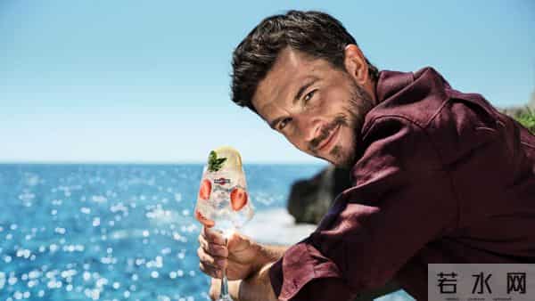 年度“最性感男人”出炉，他还获评《时代》Next 100新锐艺术家