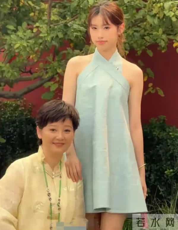 深扒之后才发现，徐帆回应离婚传闻后，冯小刚走上了另一条道路