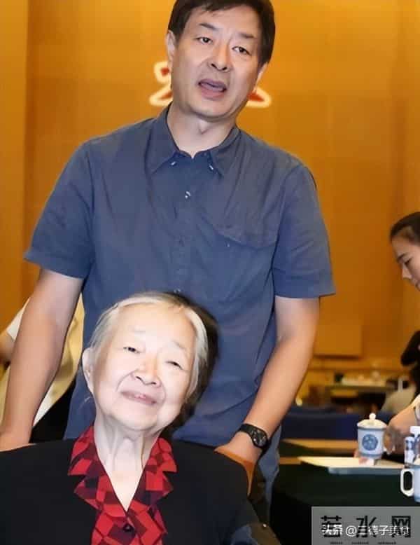 濮存昕：家人相继去世，如今71岁仍在工作，还要照顾年迈的老母亲