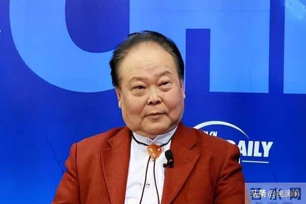 事业有成却感情不顺,无儿无女孤独一生,80岁让邻居儿子养老送终