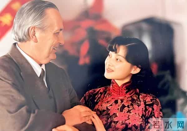 为了梅婷,抛弃患难与共的发妻,67岁孤身一人的叶大鹰可曾后悔?