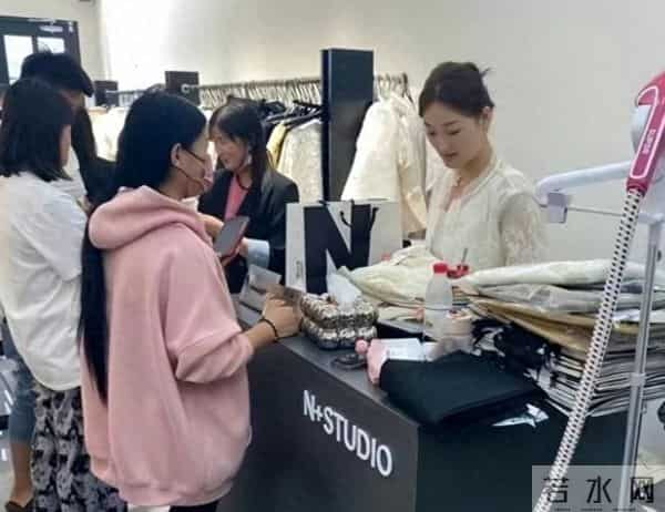 没有那个富贵命,大衣哥传来喜讯,前儿媳陈亚楠终是活成了"笑话"