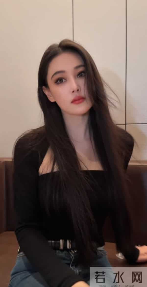 嫁给何捷以后的张馨予感觉比以前漂亮了，越来越美，越来越柔和了