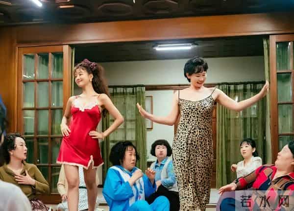 韩国偶像下凡演短剧?周洁琼队友演19禁题材,出海成唯一救命稻草