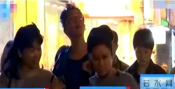 三女共侍一夫!每人每月50万零花钱,57岁色心不改又包“四奶”?