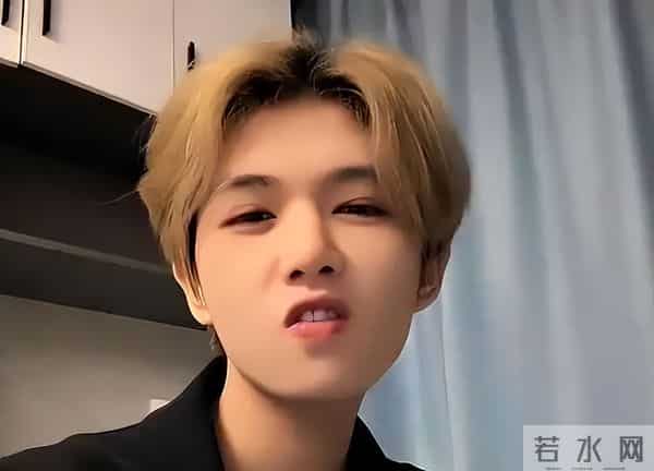 鹿哈官宣领证!8 年爱情长跑终成正果,娇妻身材火辣,夫妻相拉满