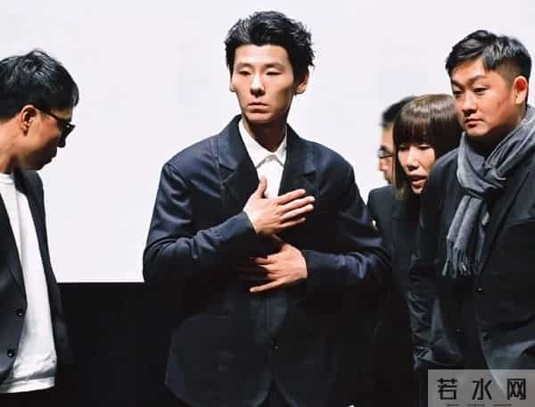 撕奖最大的受害者出现了,不是喊冤的白百何,而是不吭声的蒋奇明