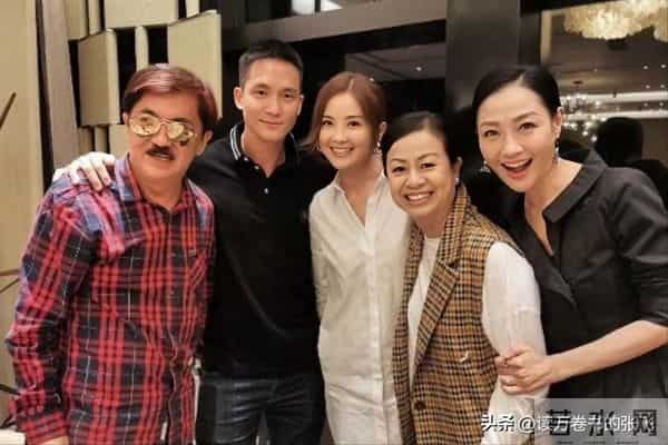 恭喜！香港知名女星蔡卓妍迎来新恋情，和小10岁健身教练正在热恋