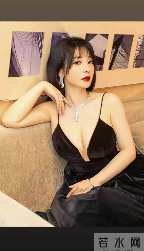 柳岩性感穿搭合集,你喜欢哪一套?