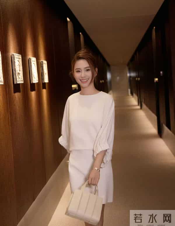 窦骁被传婚变后首次现身,手上婚戒显眼,依旧是何超莲帅气的老公