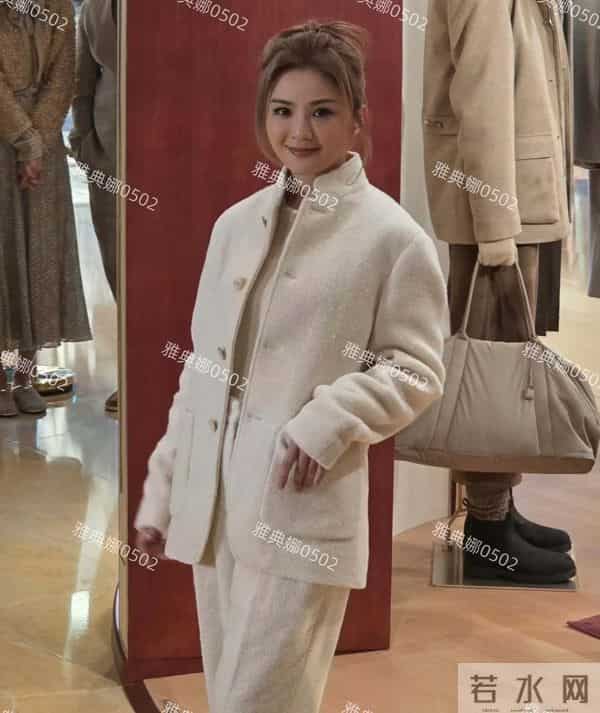 阿sa蔡卓妍本人没有网上夸的那么年轻,脸有点肿整感明显不够自然