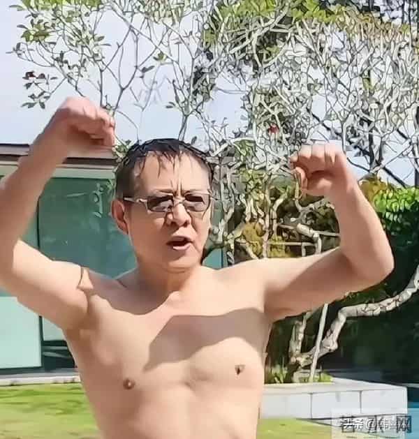 62岁李连杰返老还童,手术后年轻二十岁,生龙活虎就像变了一个人