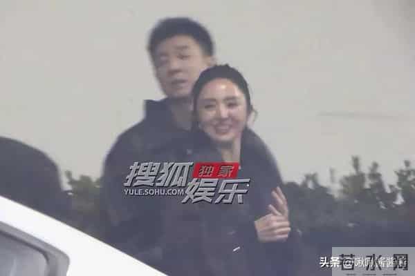 佟大为关悦现身董璇生日会，张维伊送酒窝上车， 佟丽娅满面红光