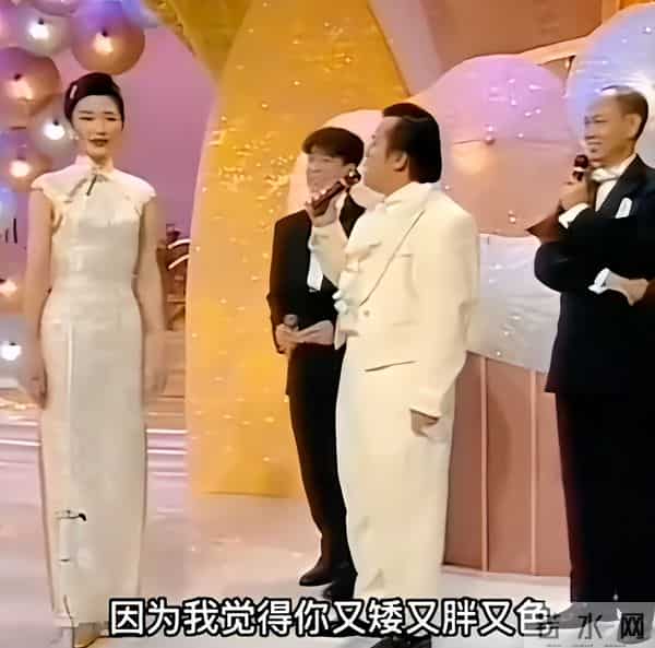 和乔妹合照后,陈百祥又曝曾志伟盯上了余咏珊,小心思演都不演了