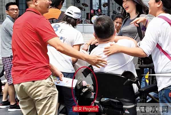 黎姿:嫁给大15岁的残疾富豪,一家5口3人残疾,风光背后有辛酸