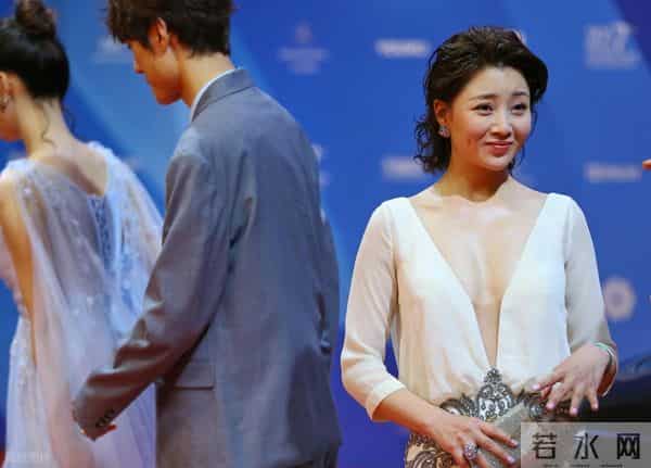 45岁殷桃越老越撩人于无形?