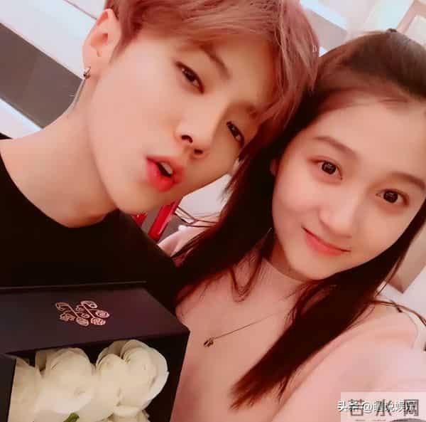 分手传闻仅7月，关晓彤高调官宣喜讯，全网恭喜，终于等到这一天