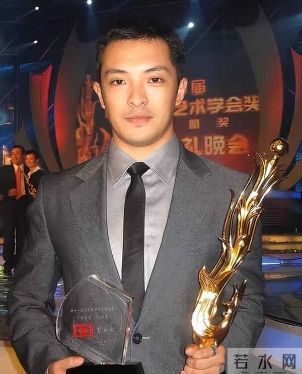 饶敏莉现状：和富大龙离婚，结婚12年不生子，如今在国防大学任教