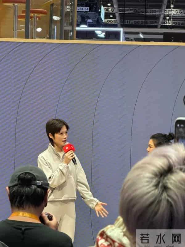 一大波明星扎堆现身上海!唐嫣、李宇春、吴奇隆、郑钦文……都往这里冲!