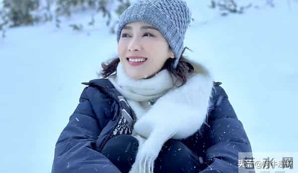 黎姿:嫁给大15岁的残疾富豪,一家5口3人残疾,风光背后有辛酸