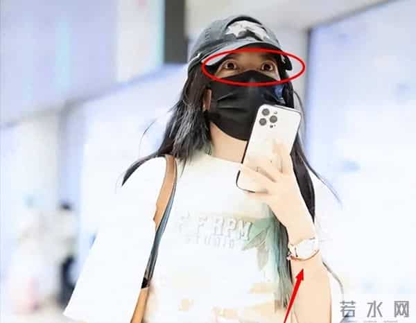封杀4年,49岁赵薇近照模样大变,胃癌传闻真相大白,难走回头路