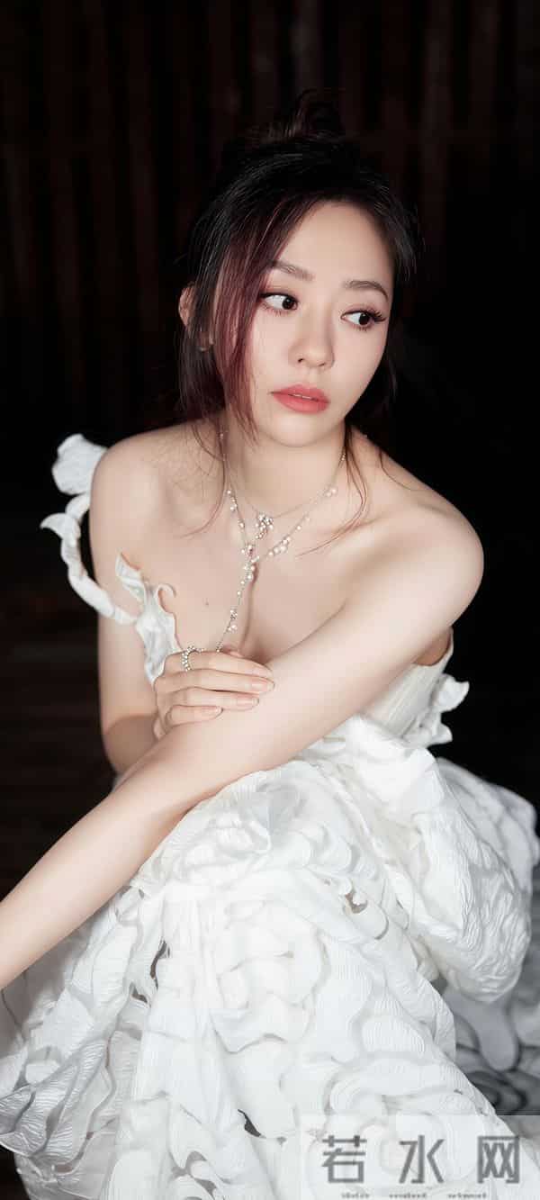 美女壁纸第1205期—张靓颖