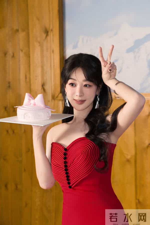 11.6娱乐瓜：杨紫 易烊千玺 李现 迪丽热巴 孟子义 罗云熙 丁禹兮 韩东君