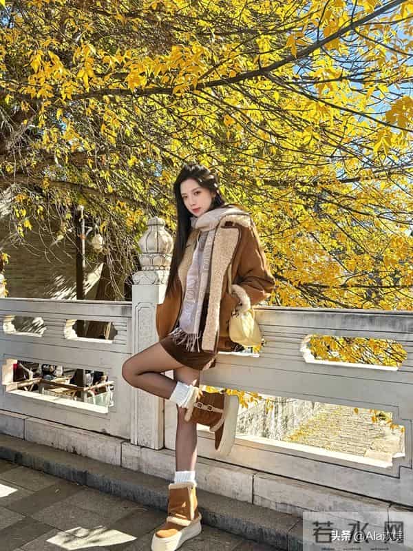 肖雨 黑丝美腿 深秋氛围感满满