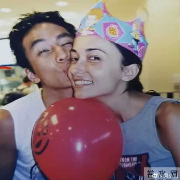 吴彦祖晒和小4岁妻子最新合照,透露时隔23年再次一起工作:太棒了;结婚15年育有一女