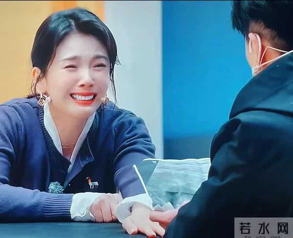 43岁孙俪又开始“养生”!路人镜头中的她,长胖一圈面相变了很多